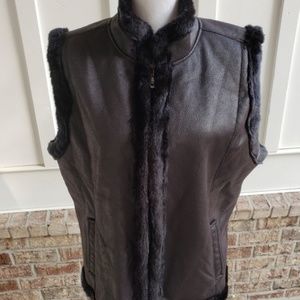 Jaclyn Smith black warm vest XL NWT